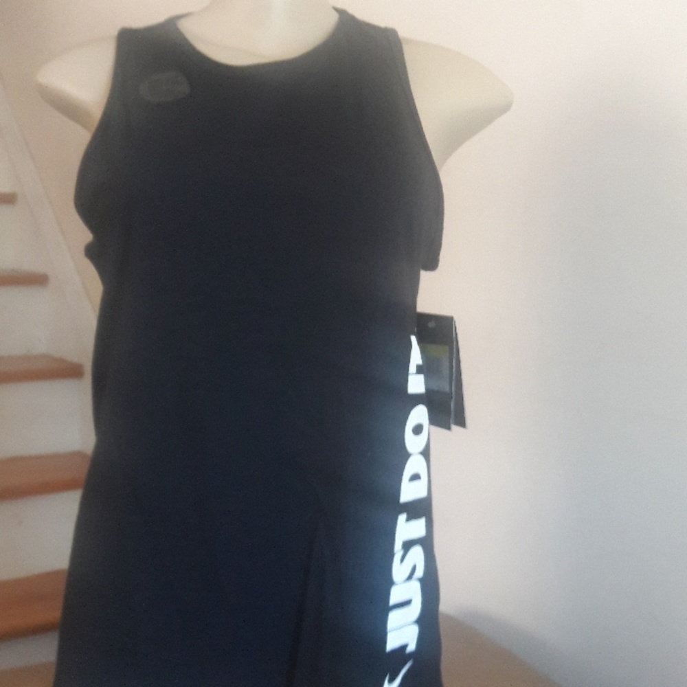 NWT Nike Dri-Fit Cotton Top